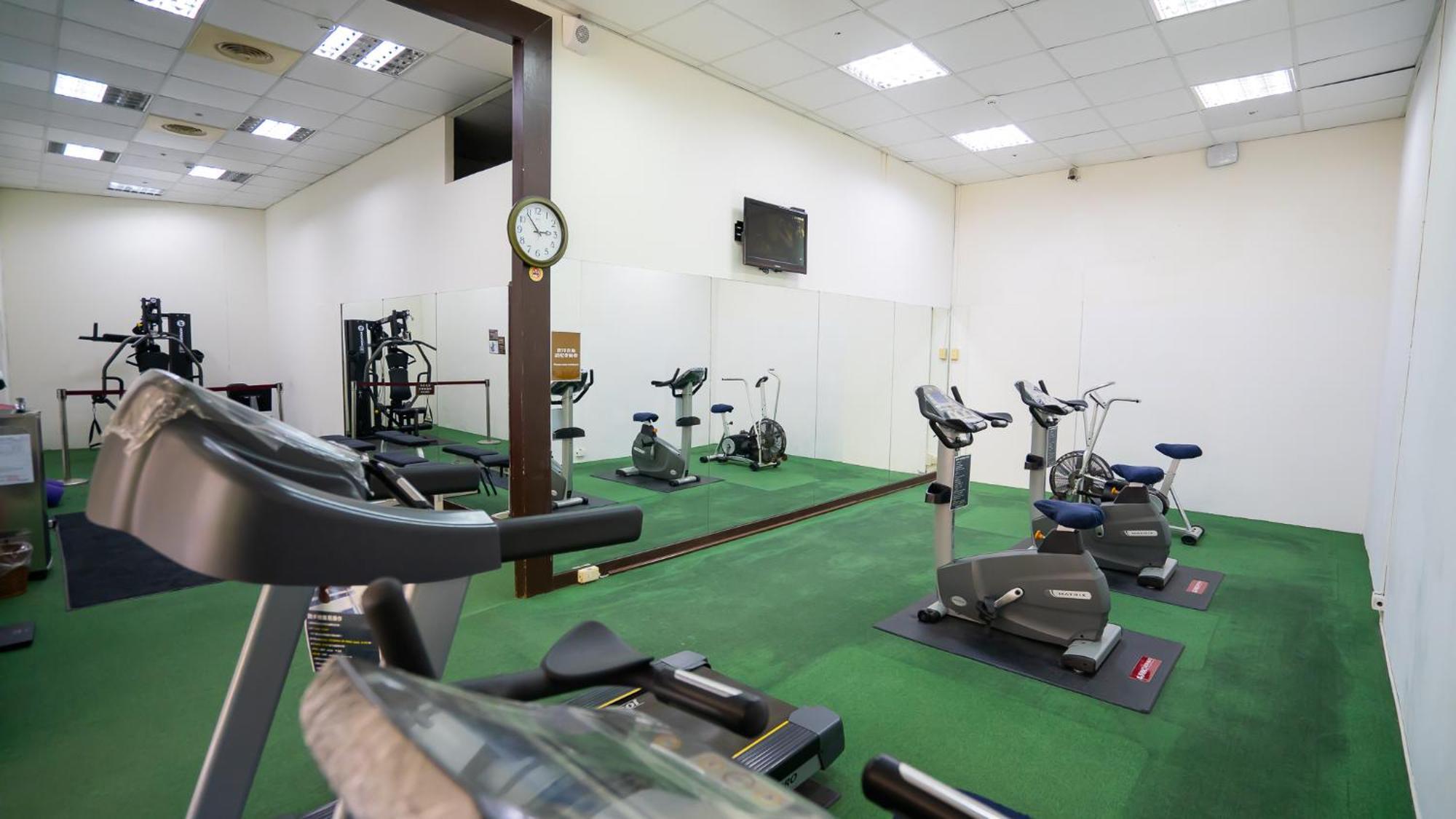Yoho Beach Resort Kenting Heng-ch'un Exterior foto The gym at the hotel
