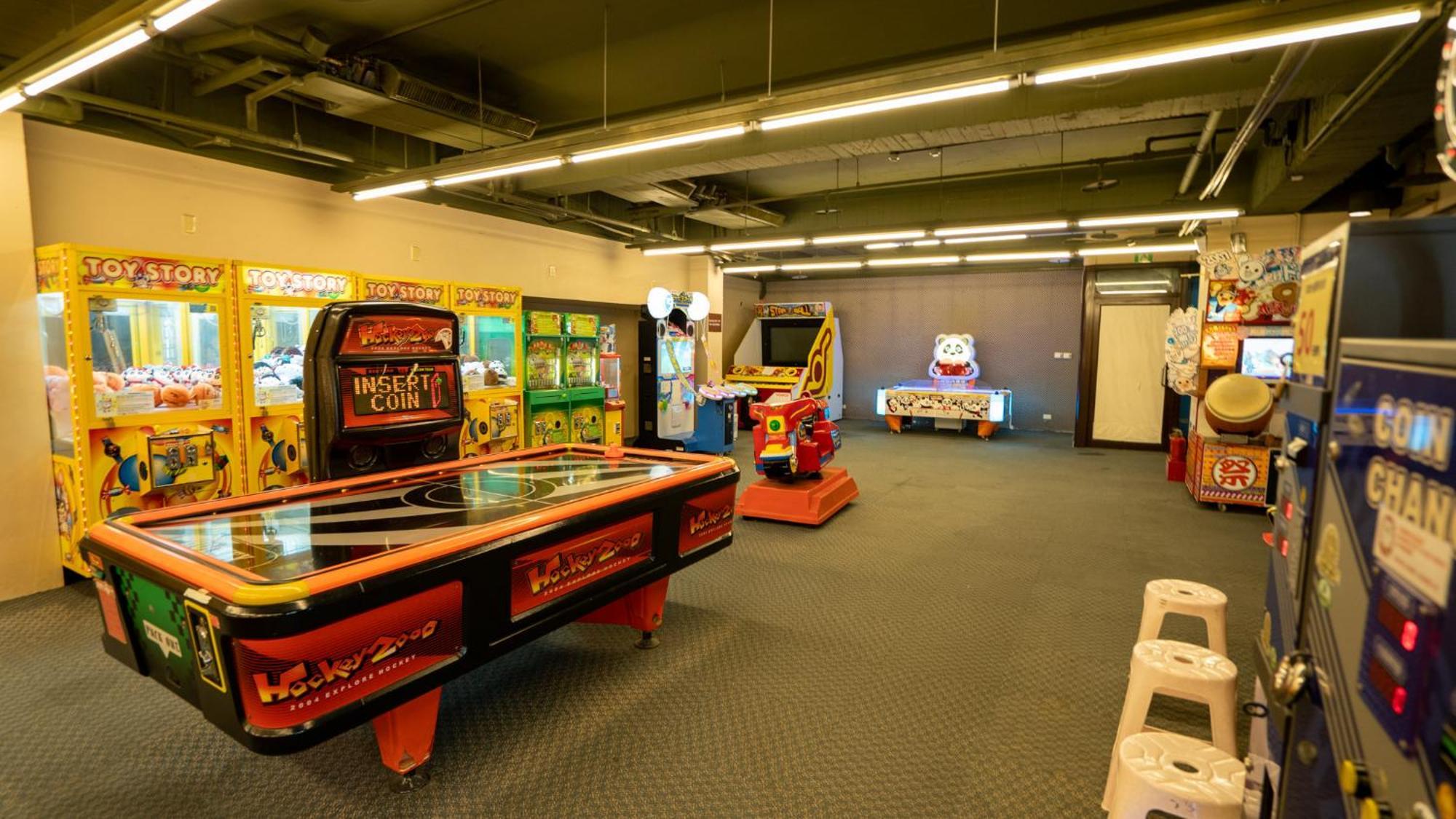 Yoho Beach Resort Kenting Heng-ch'un Exterior foto The arcade at the National Museum of Play